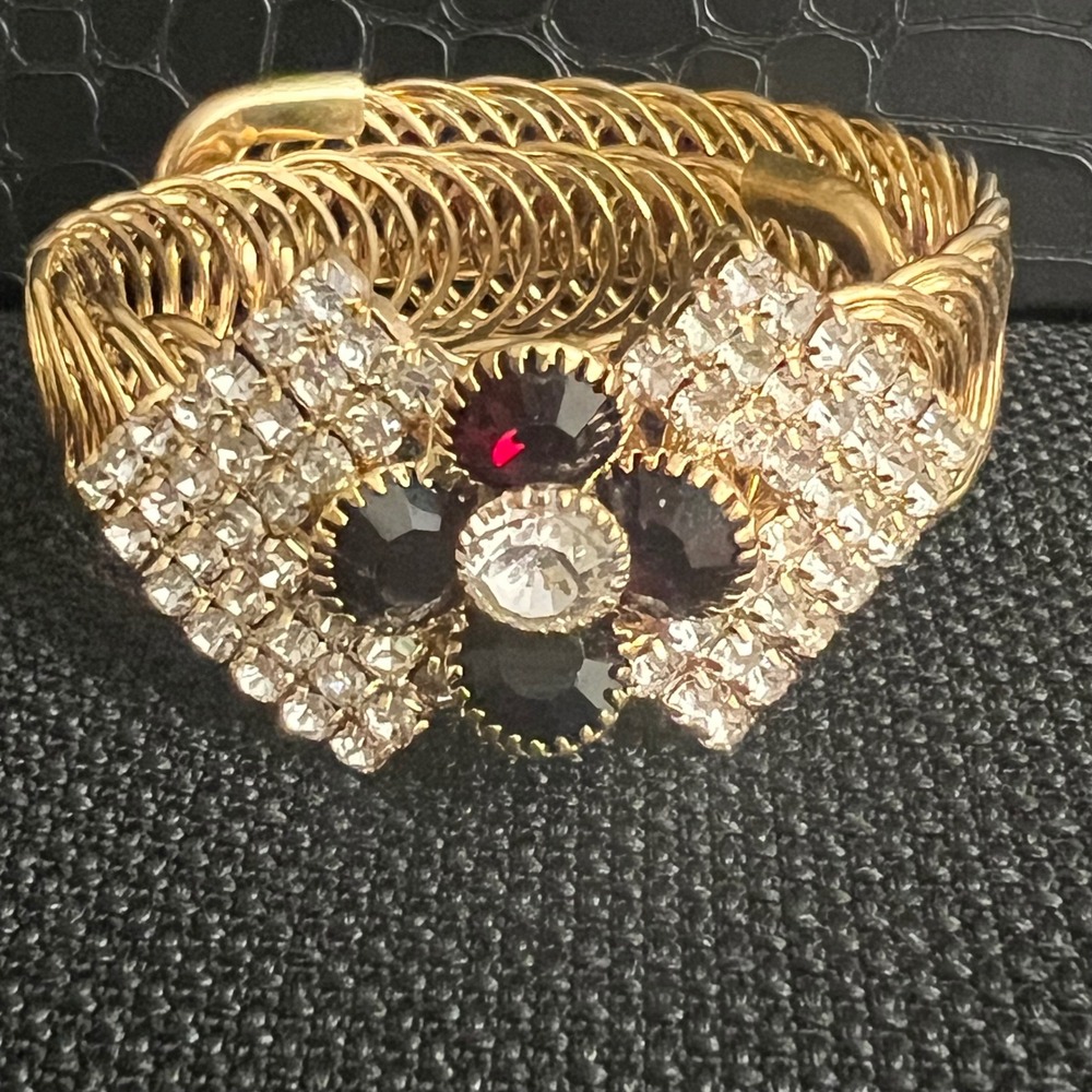 Vintage Gold Tone Rhinestone Flower Bypass Coil Bracelet Size 7 Gothic